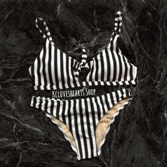Stripe Tie Bow Printed Bikini - Picture 3 of 4